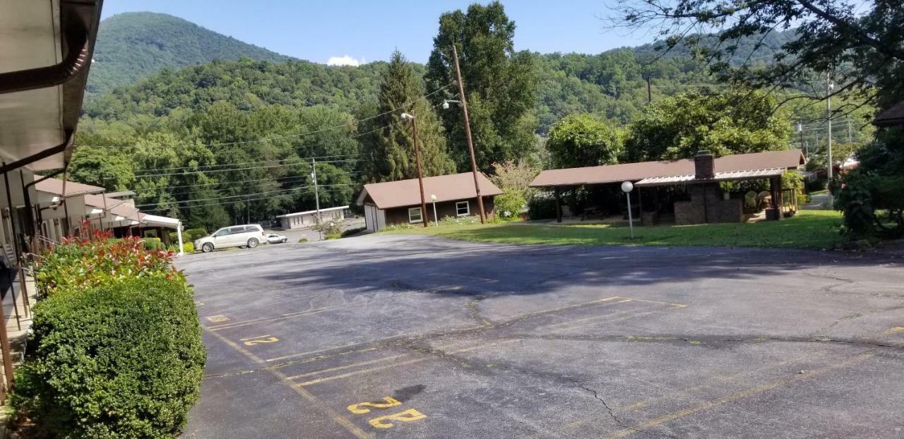 Tanglewood Motel And Log Cabins 매기 벨리 외부 사진